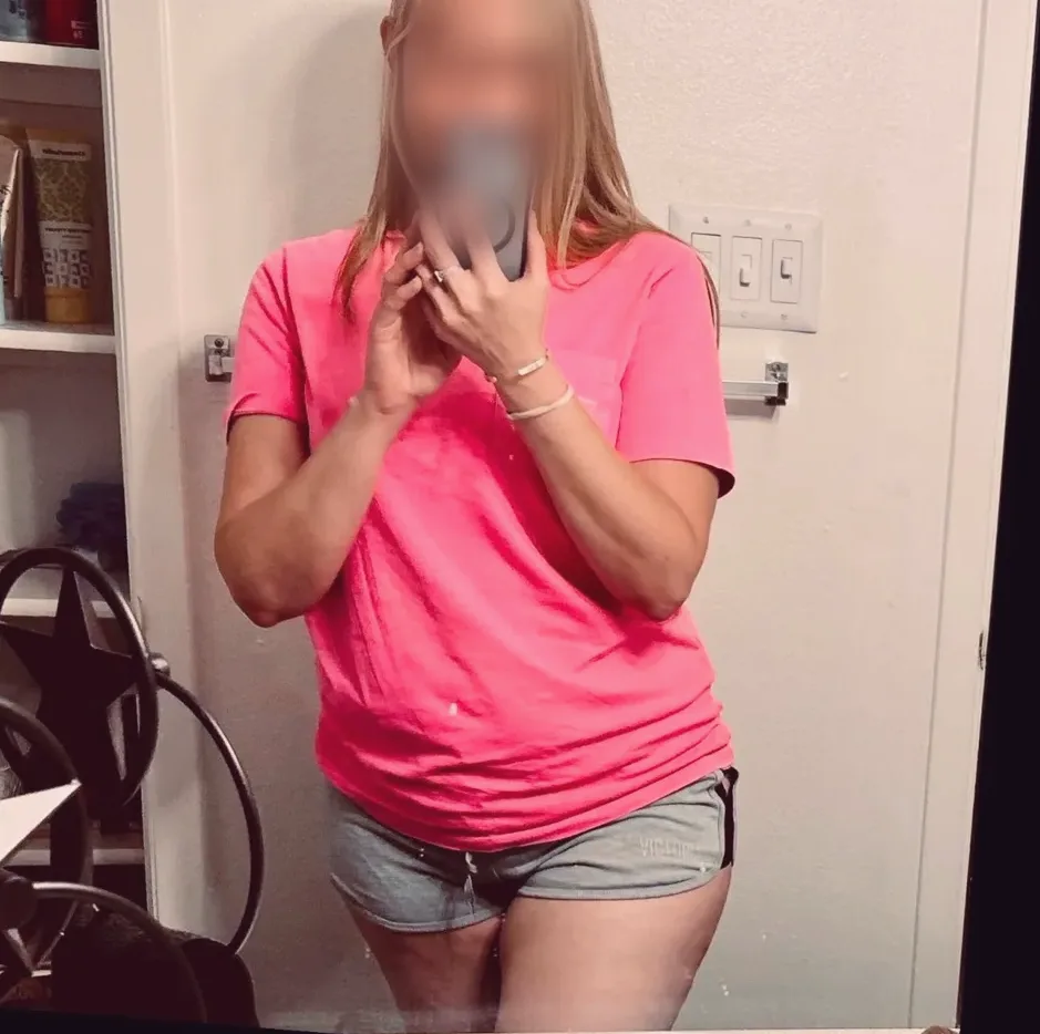 Chantal, 28