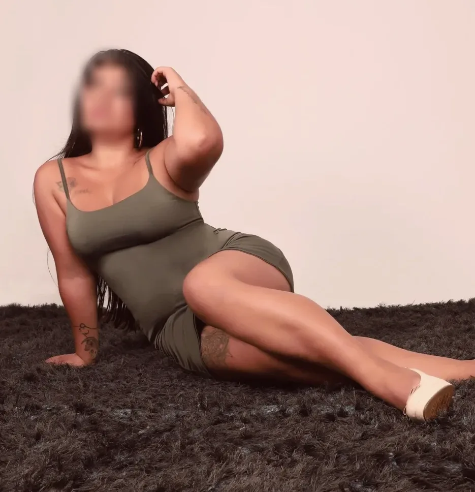Ellen, 25
