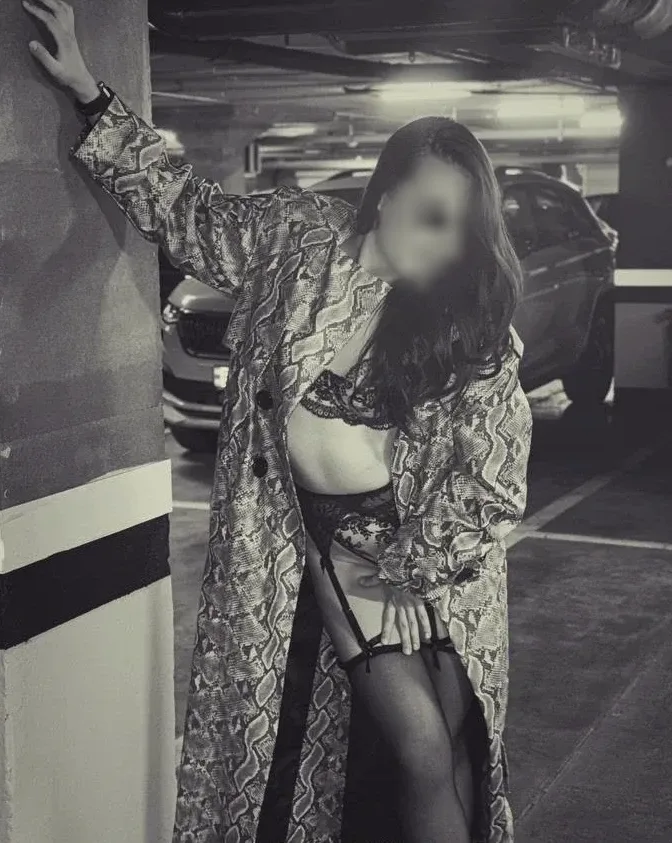 Femke, 25