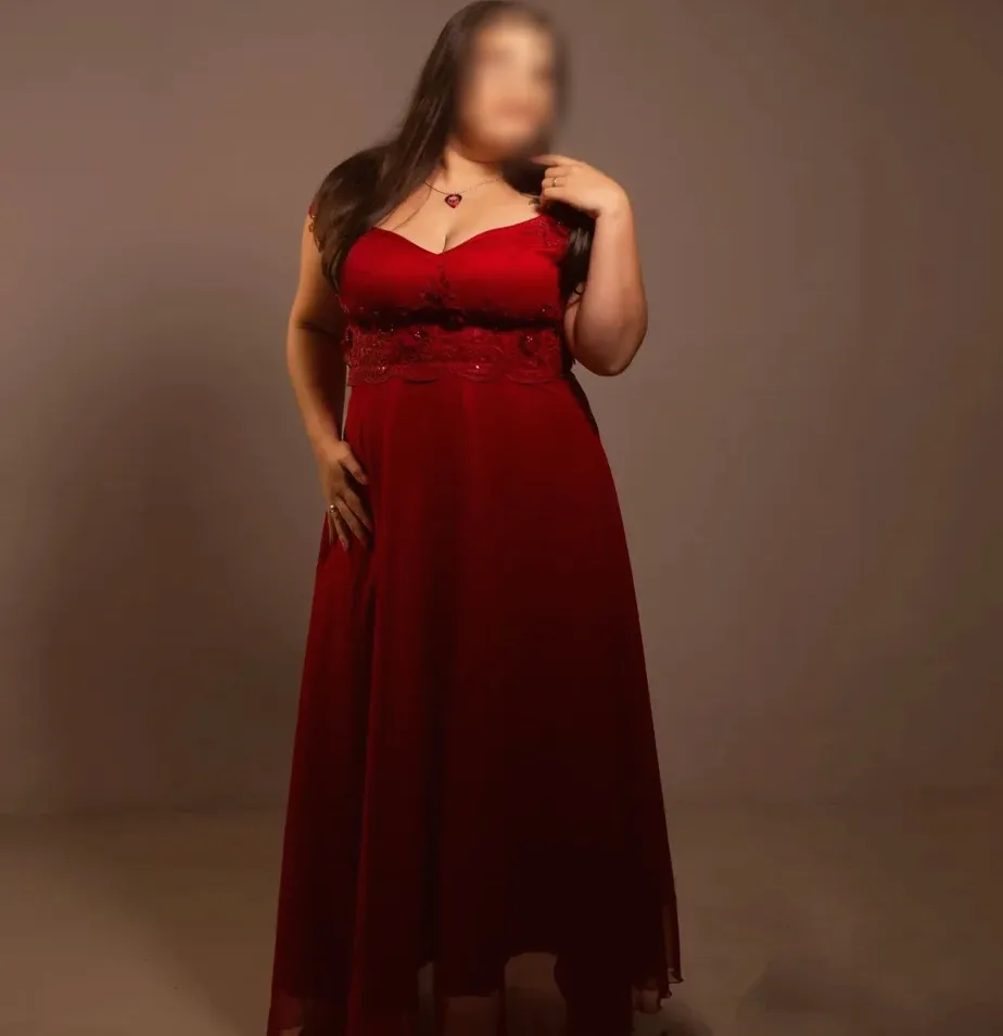 Leyla, 32