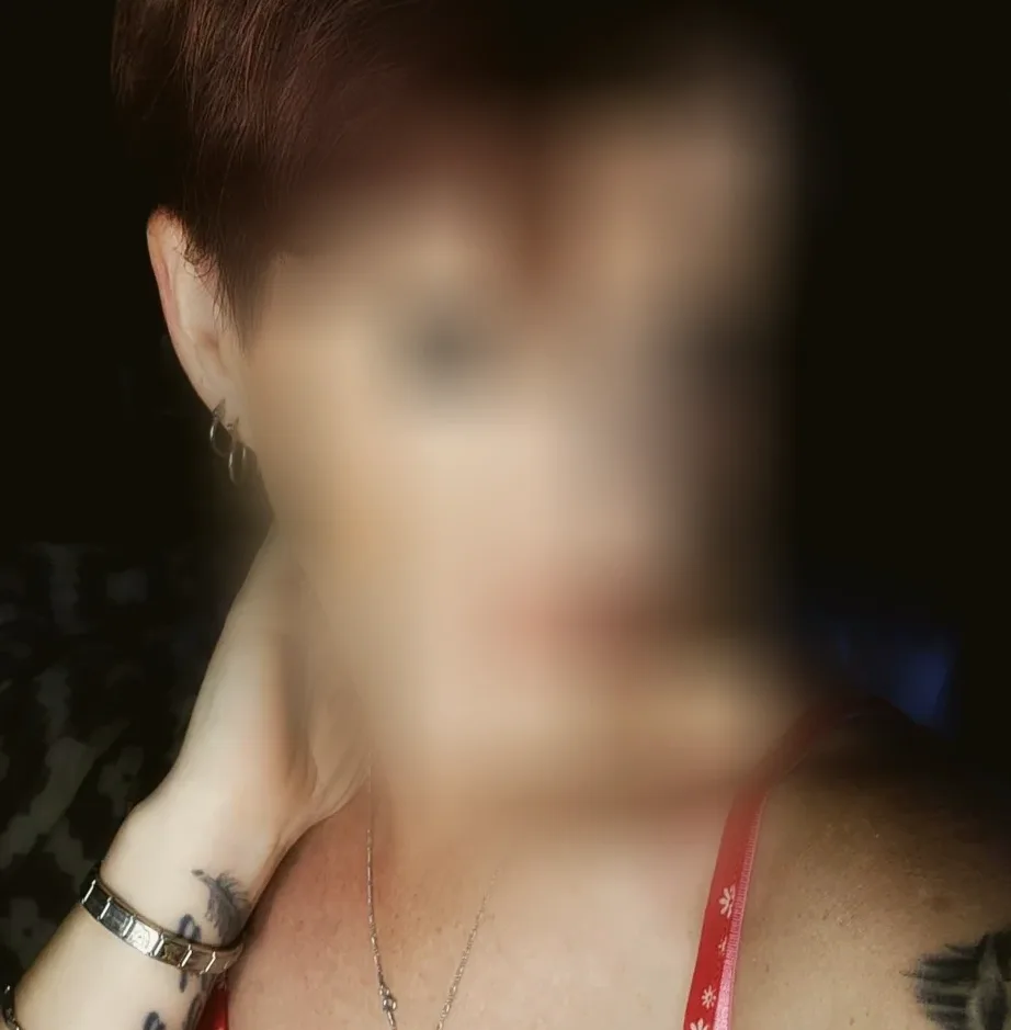 Sofia, 36