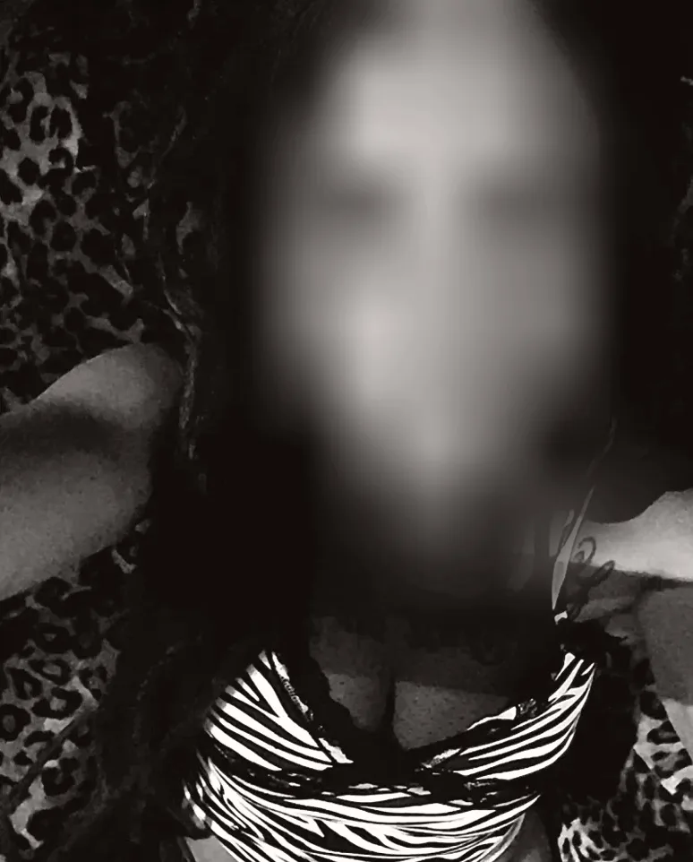 Sophie, 35