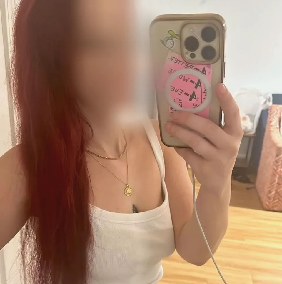 Yasmin, 28